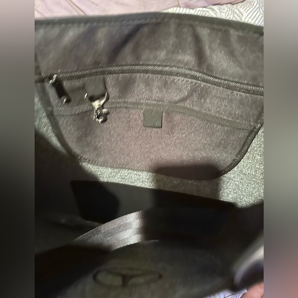 Mercedes Benz bag - Picture 4 of 5